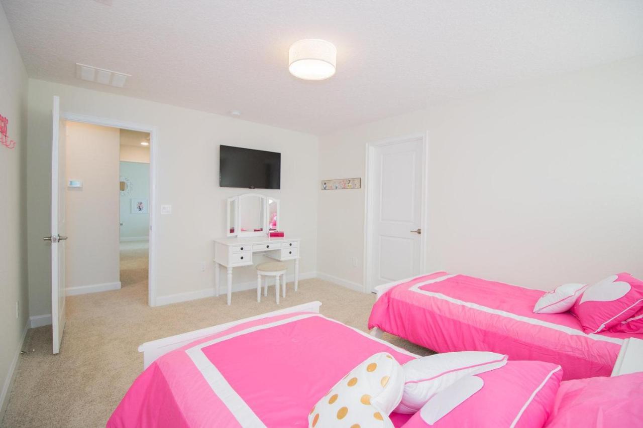 Storey Amenities Include And Private Pool Casa de férias Orlando